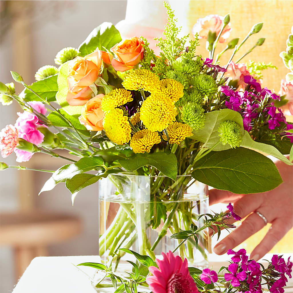 Bold & Bright – A Florist Original – LOU GENTILE'S FLOWERS BASKET, Fresno CA
