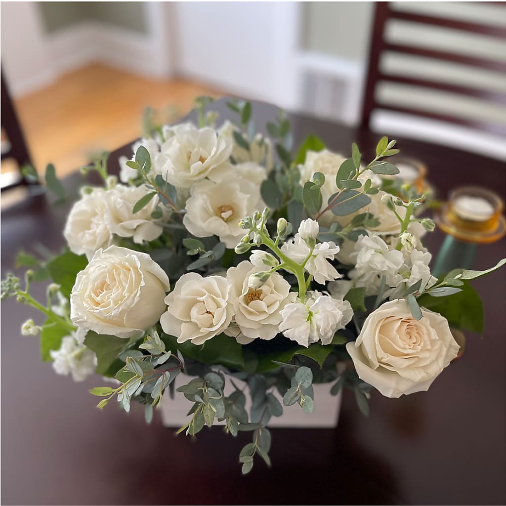 Fresh Linen Box Bouquet – LOU GENTILE'S FLOWERS BASKET, Fresno CA