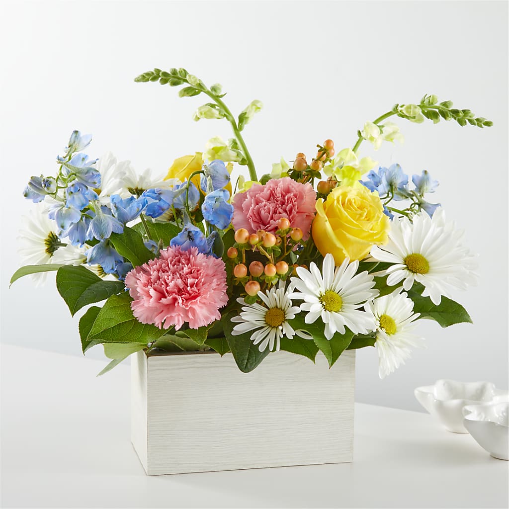 Sun Salutation Box Bouquet – LOU GENTILE'S FLOWERS BASKET, Fresno CA