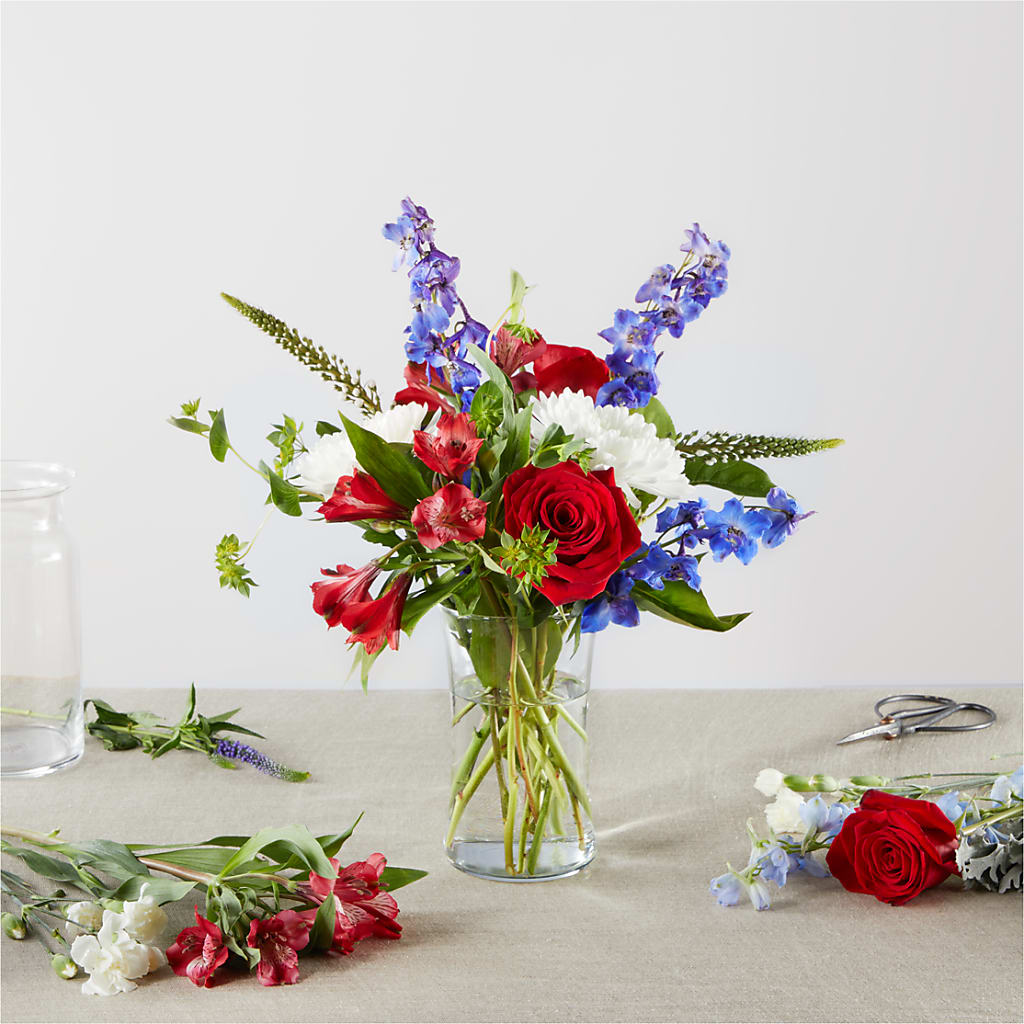 Star Spangled - A Florist Original – LOU GENTILE'S FLOWERS BASKET, Fresno CA