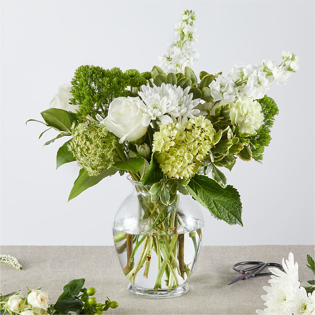 Irish Garden - A Florist Original – LOU GENTILE'S FLOWERS BASKET, Fresno CA