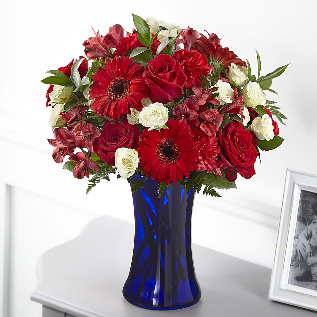 Hearts Embrace Bouquet – LOU GENTILE'S FLOWERS BASKET, Fresno CA
