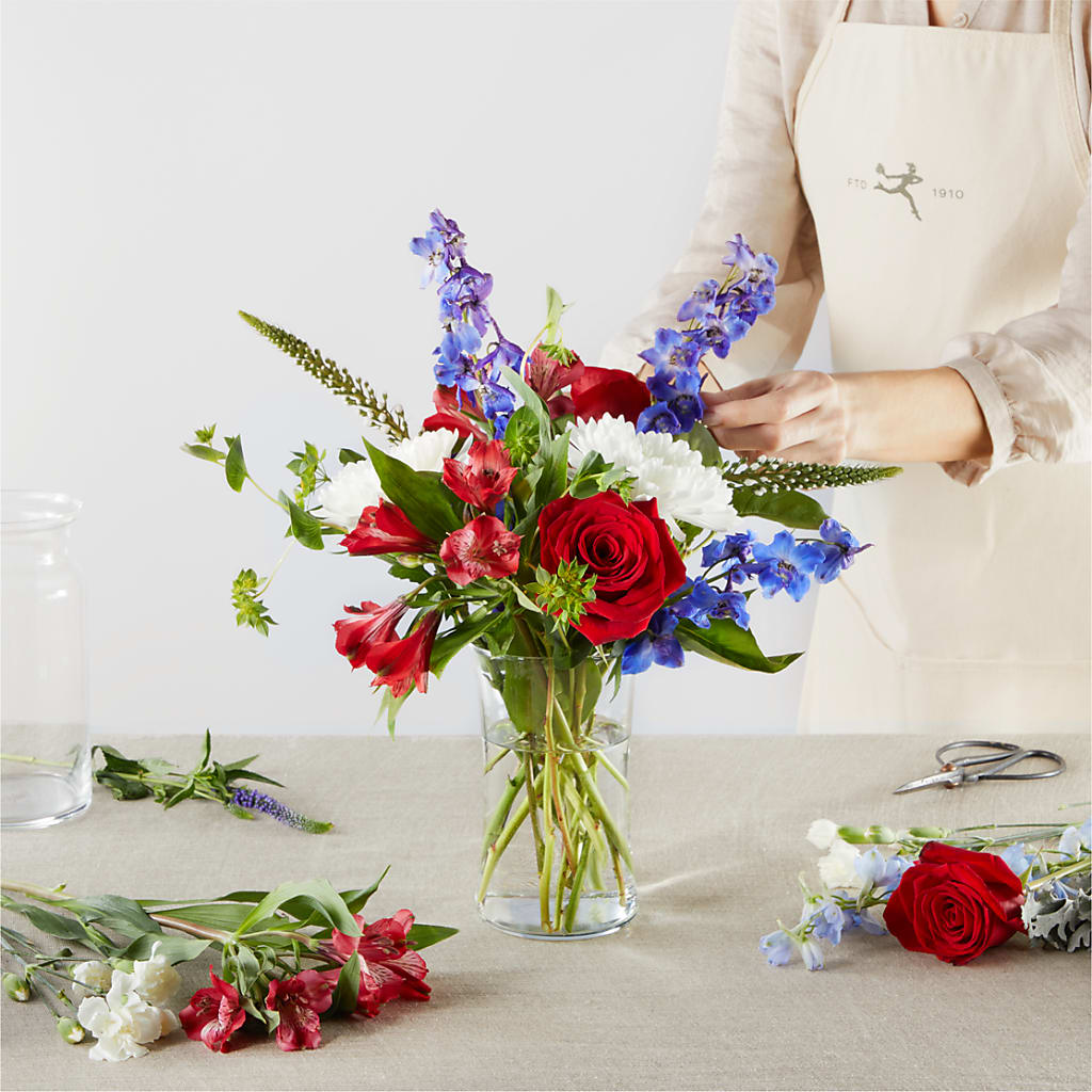Star Spangled - A Florist Original – LOU GENTILE'S FLOWERS BASKET, Fresno CA