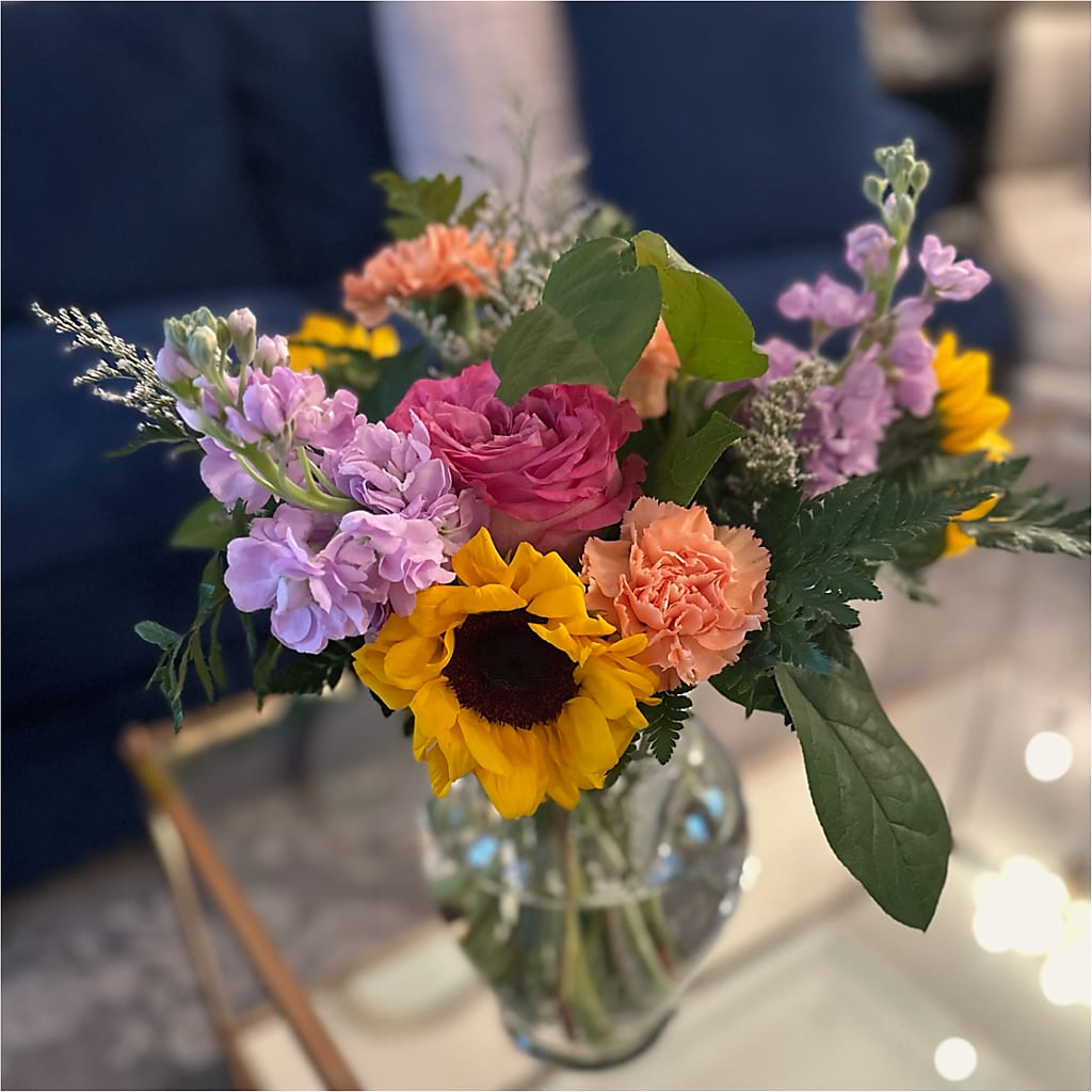 Yellow Brick Road Bouquet – LOU GENTILE'S FLOWERS BASKET, Fresno CA